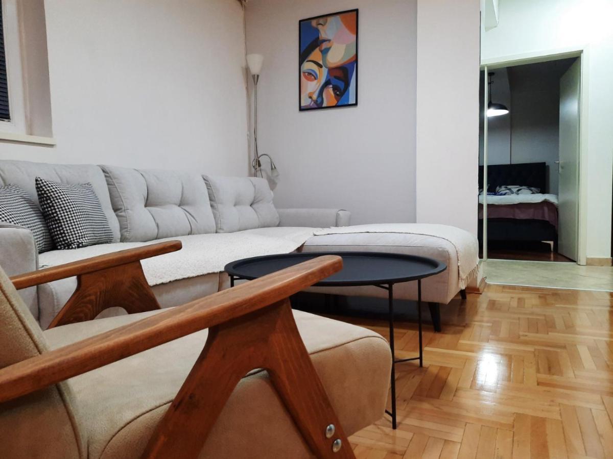 Petar'S Apartment สโกเปีย ภายนอก รูปภาพ